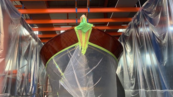 Barnizado barco Sotogrande